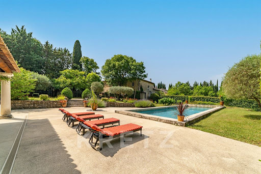 Maison avec piscine 2