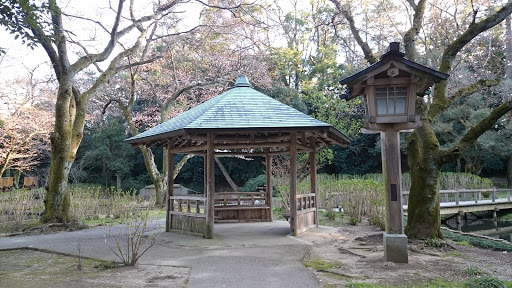 灯篭と東屋