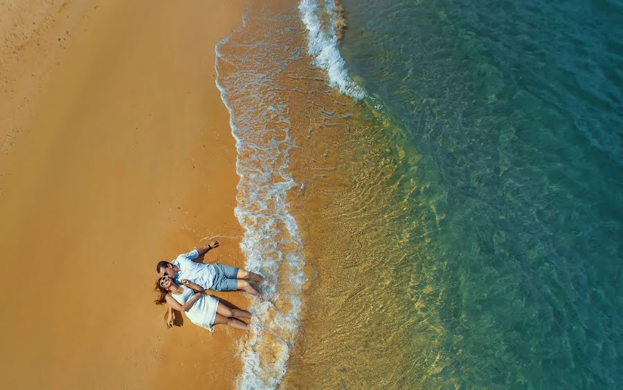 Fotógrafo de casamento Mo’Men Esmat (momenesmat). Foto de 26 de maio 2019