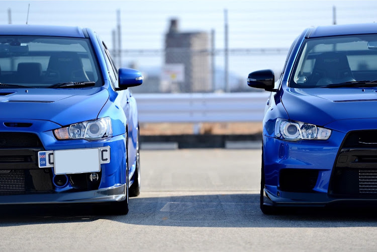 ランサーエボリューションの近所の駐車場・ライトニングブルーマイカ・コラボ・兄弟車・眼力選手権に関するカスタム事例の投稿画像8枚目