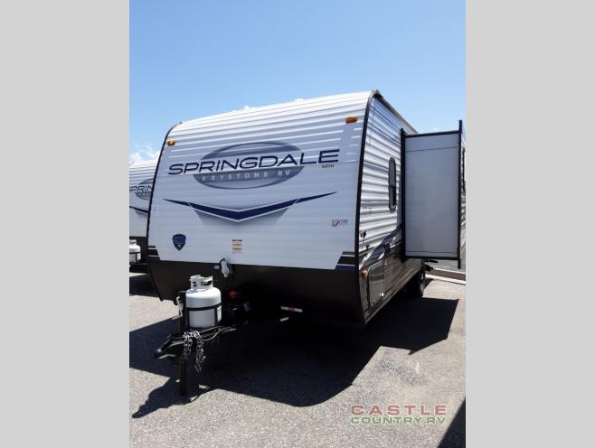 Find more deals on travel trailers like this at Castle Country RV.