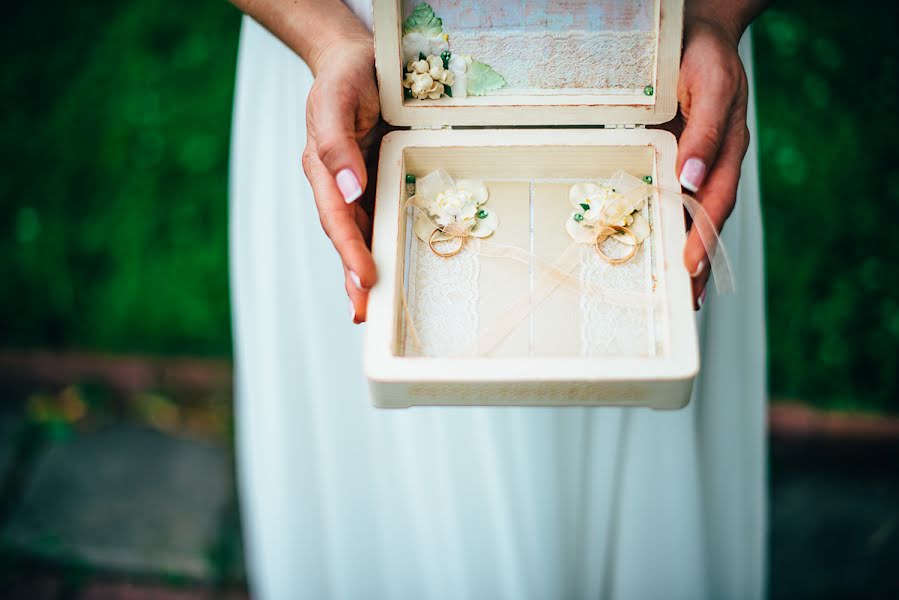 Fotografo di matrimoni Karen Uzunyan (klaatu). Foto del 12 luglio 2015