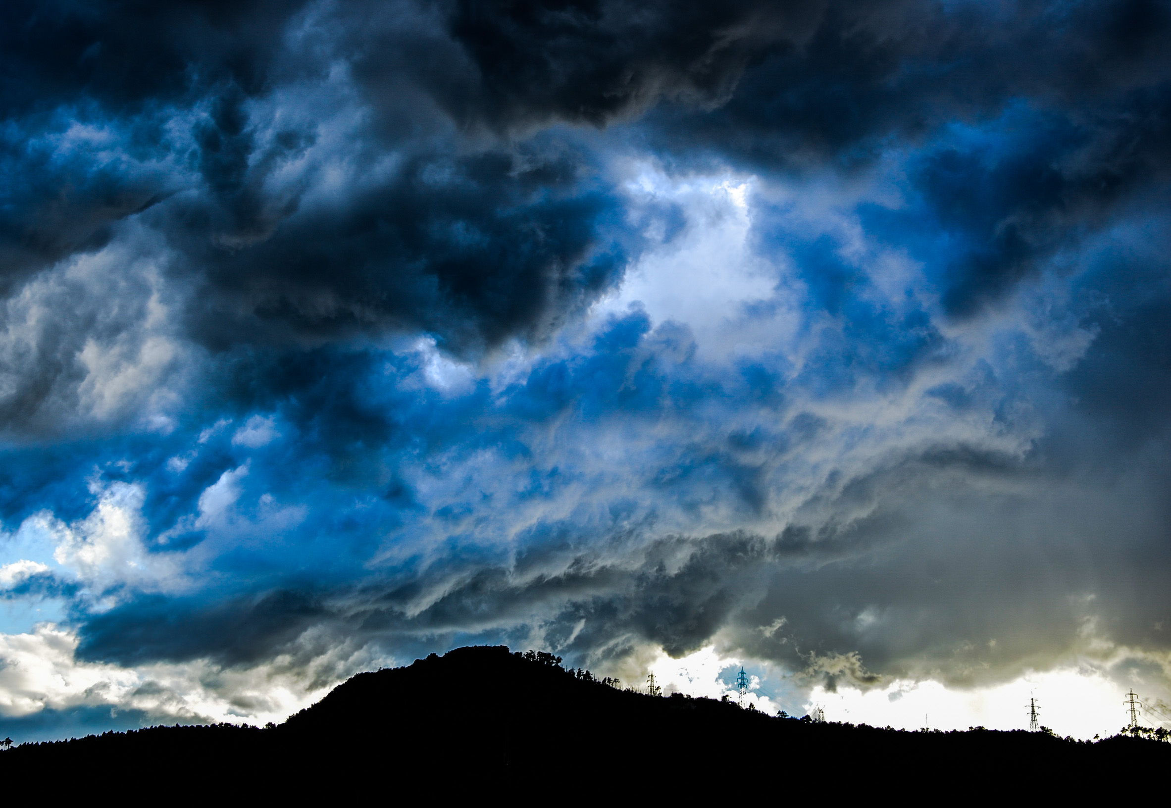 temporale in arrivo  di davide_roncarolo