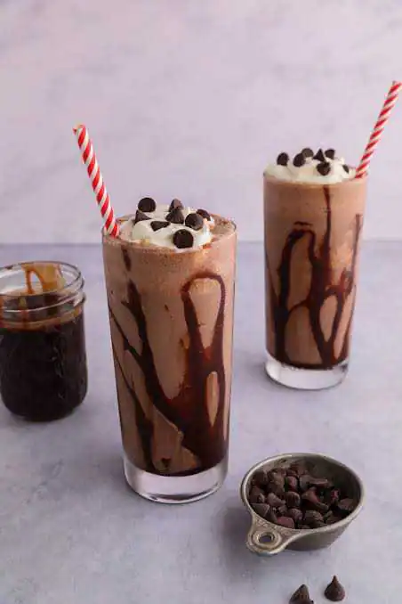 Choco Chips Milkshake [300 Ml]