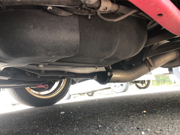 インプレッサ WRX STIの腹下直管に関するカスタム事例の投稿画像2枚目