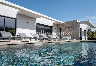 House with pool 4