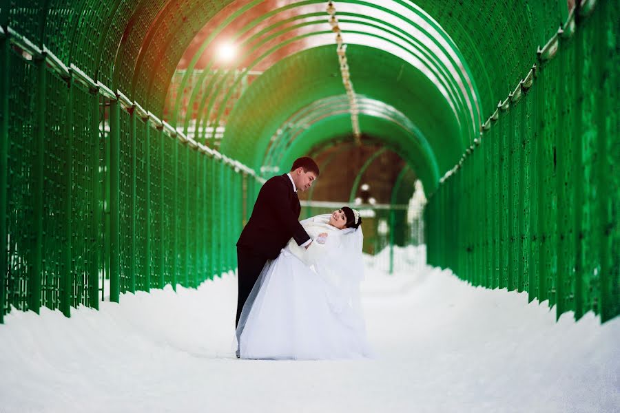 Wedding photographer Rinat Makhmutov (renatschastlivy). Photo of 18 March 2014