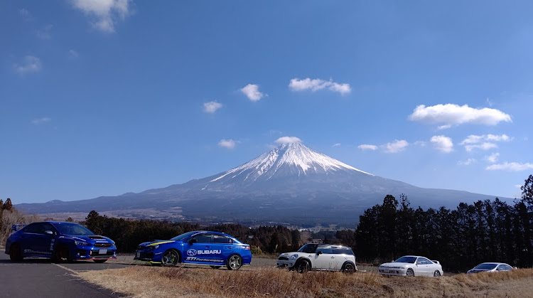 WRX STIの蛍光イエロー・こっそりリニューアル計画中🙊・自然に溶け込む⁉️・SUBARU・HONDAに関するカスタム事例の投稿画像4枚目