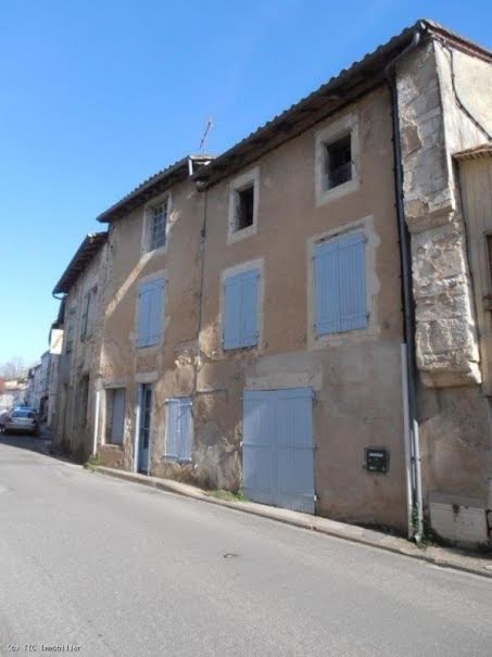 Vente maison 5 pièces 143 m² à Verteuil-sur-Charente (16510), 86 000 €