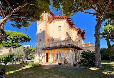 House with garden and terrace 18