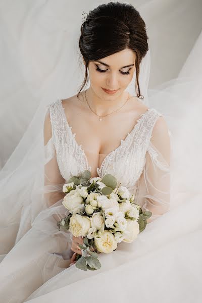 Fotógrafo de casamento Olga Sinoverska (synolya). Foto de 30 de julho 2020