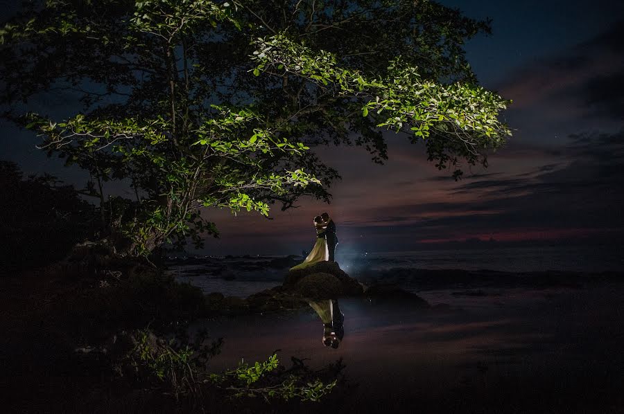 Fotógrafo de casamento Kuky Danaatmadja (danaatmadja). Foto de 18 de agosto 2016