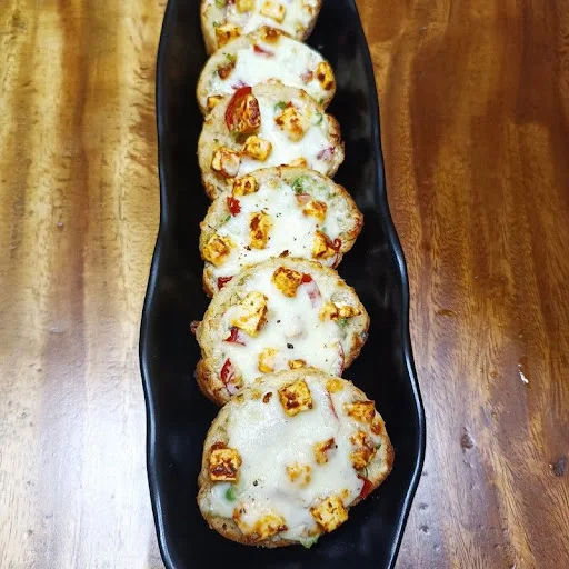 Cheese Spicy Paneer Garlic Bread