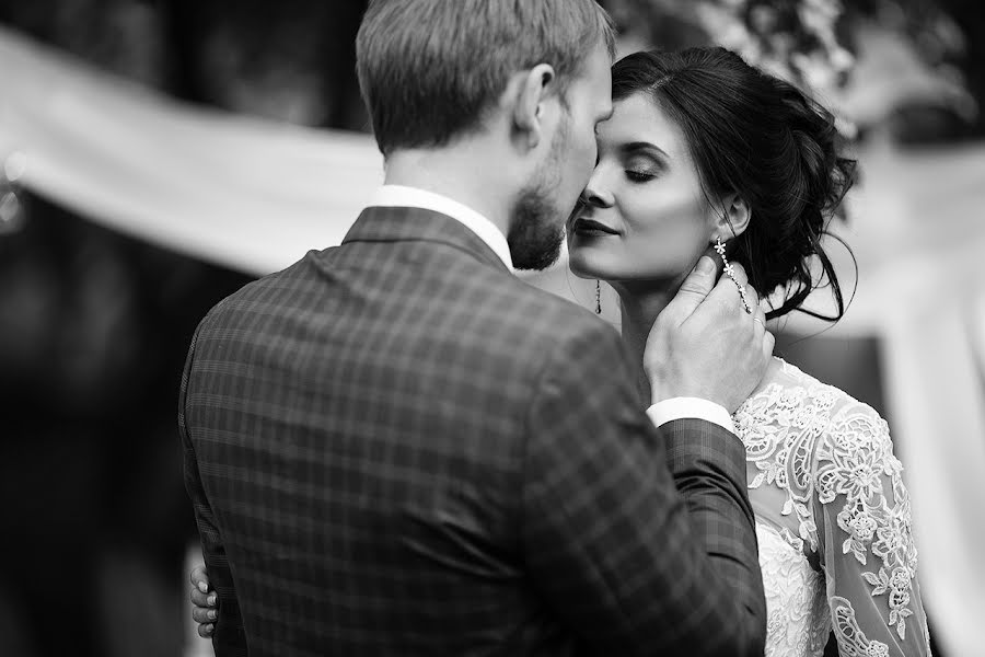 Huwelijksfotograaf Natasha Belaya (sandar). Foto van 19 juni 2016