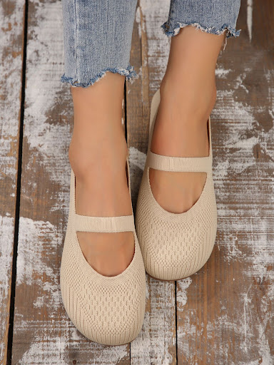 Title 27, Womens Plus Size Flat Bottom Pumps, Shallow Mo...