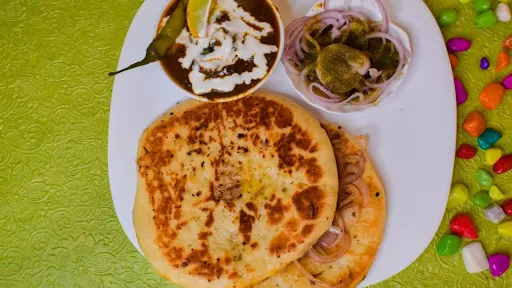 Atta Onion Paneer Masala Kulcha