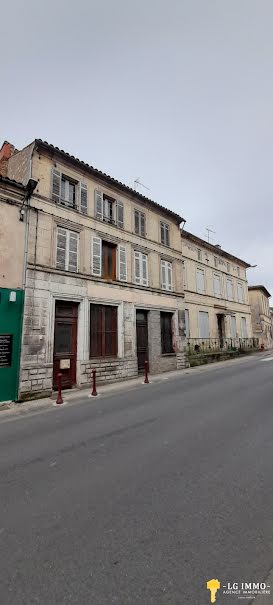 Vente maison 6 pièces 210 m² à Mirambeau (17150), 180 500 €