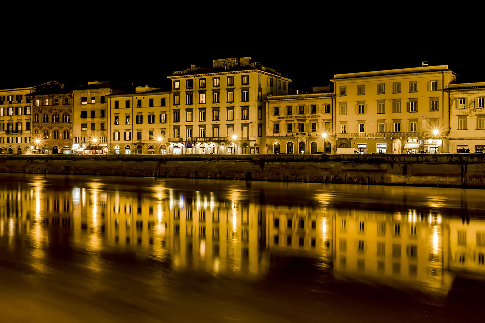 Lungarno by night di alfonso gagliardi