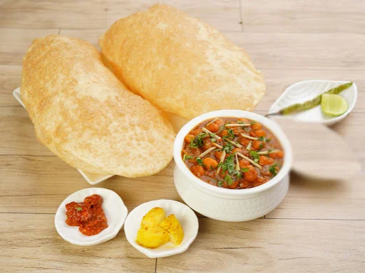 Chole Bhatura (Jain) Without Onion & Garlic