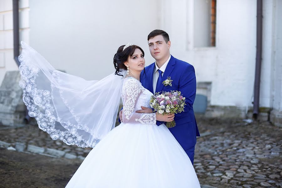 Fotografo di matrimoni Yuliya Burdakova (juliburdakova). Foto del 27 aprile 2018