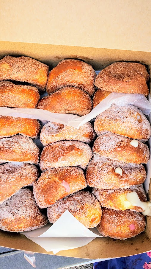 Eats in Oahu - check out Leonard's Bakery for famous malasadas