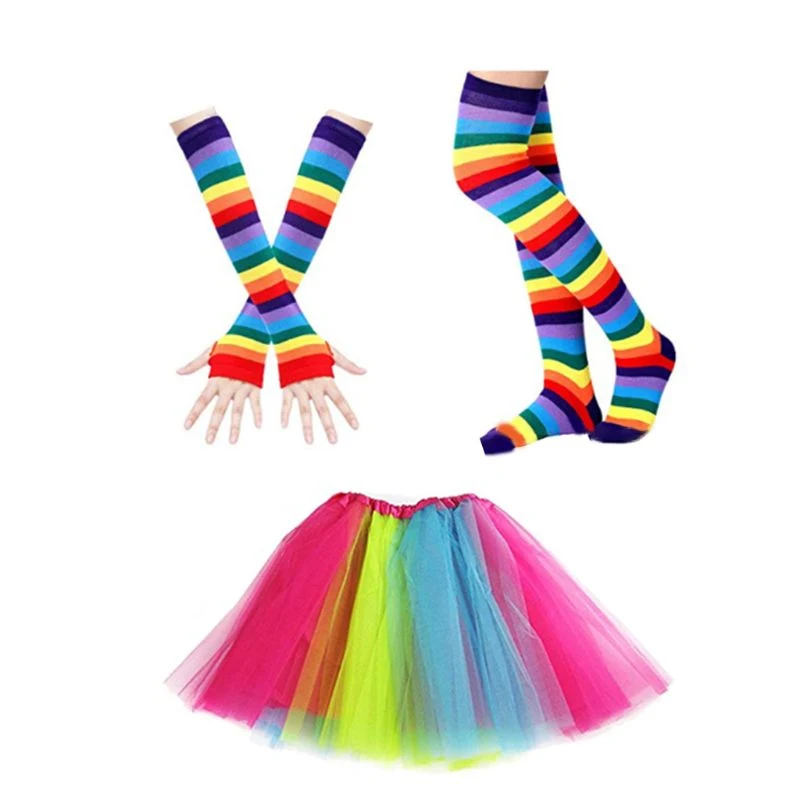 Klaar voor het feest! Neon set met regenboog gestreepte handschoenen, vlinderdas, bretels, kousen, rok en pak. De perfecte outfit voor elk feestje!
