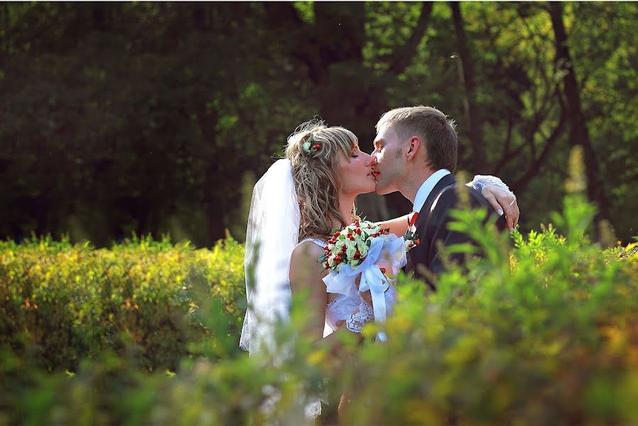 Wedding photographer Tatyana Studenikina (studenikina). Photo of 13 June 2013