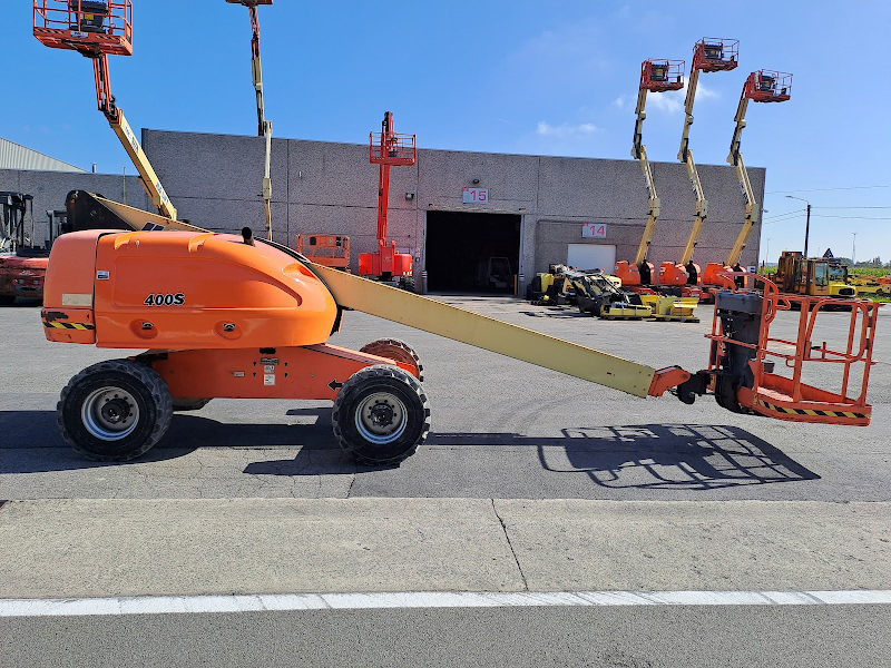 Picture of a JLG 400S