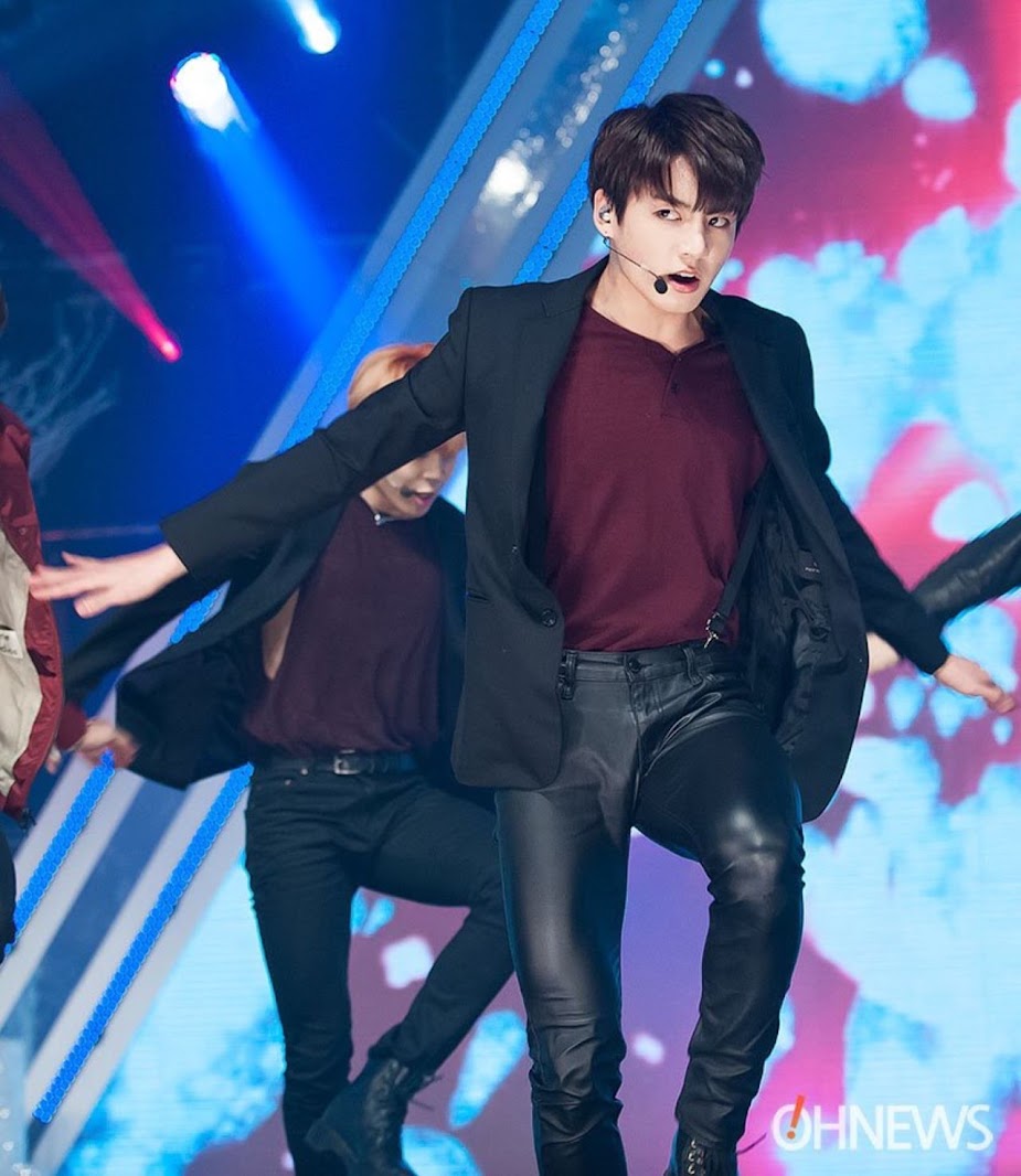 It seems like Jungkook never skips leg day. 