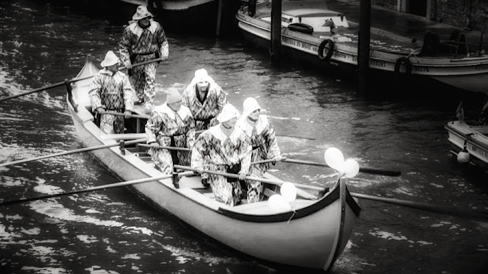 La barca degli Arlecchini di Eklik