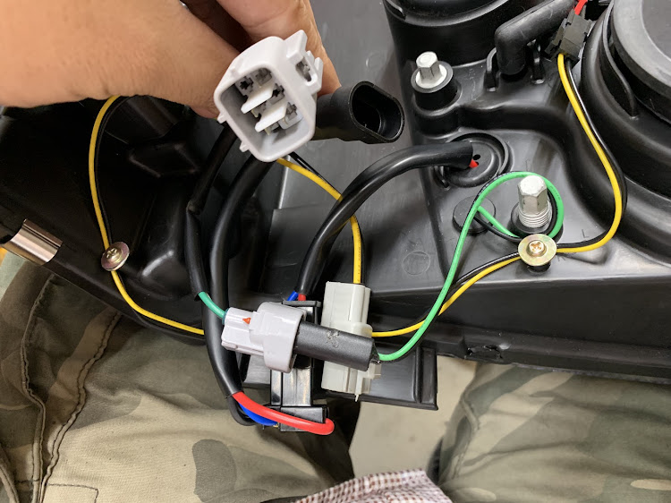 ハイエースバンのDIY・変換ハーネス・住友電装・内職作業に関するカスタム事例の投稿画像4枚目