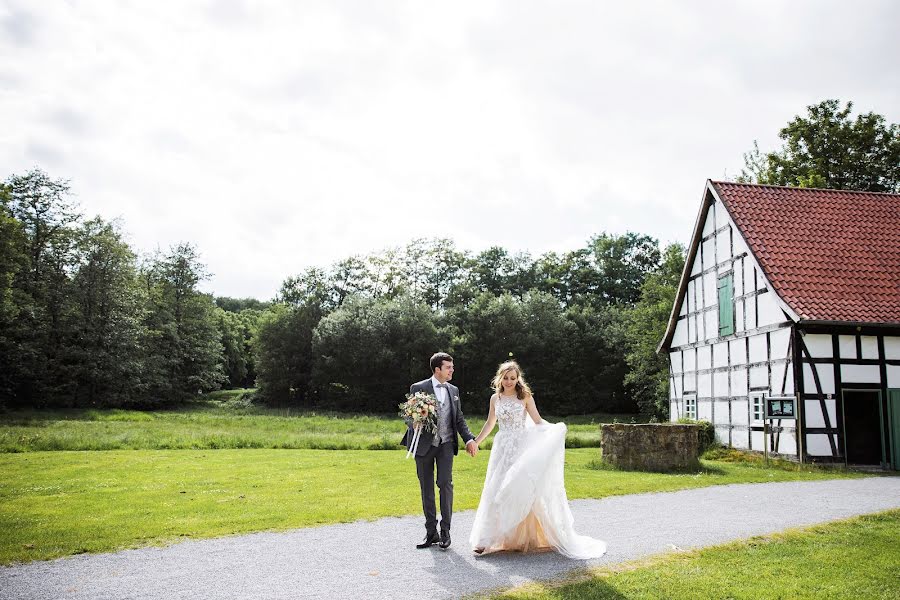 Fotógrafo de bodas Olesya Chernenkaya (olesyachern). Foto del 30 de junio 2019