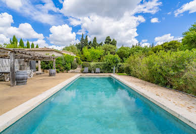 Propriété avec piscine et jardin 1