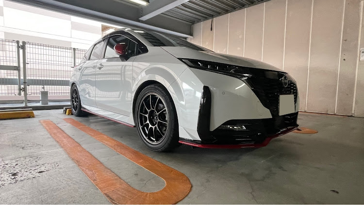 ノート オーラのオーラニスモ・NISMO・Weds Sport・TC105X・アドバン ネオバ AD08Rに関するカスタム事例の投稿画像2枚目