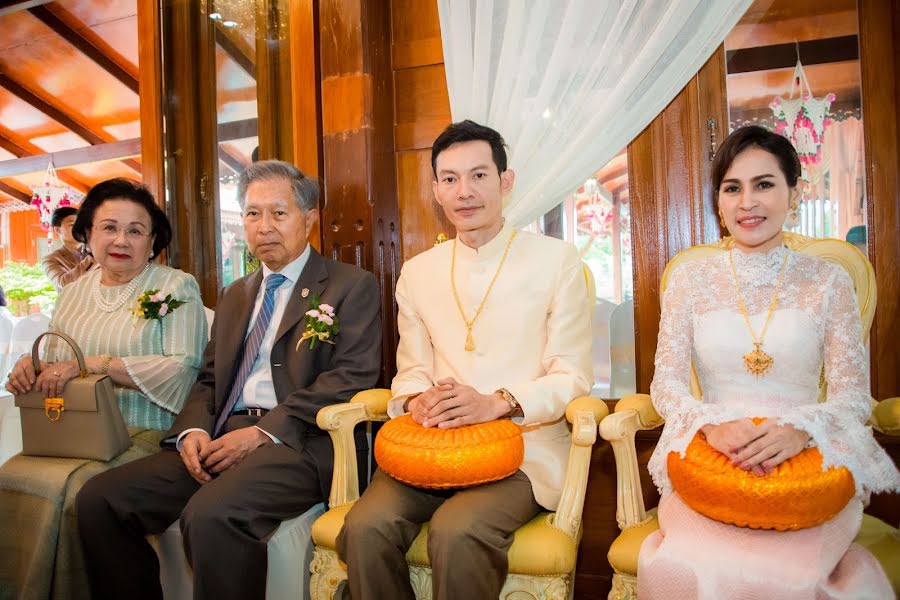 Fotografo di matrimoni Nattawut Kojchapoom (cmanproduction). Foto del 8 settembre 2020