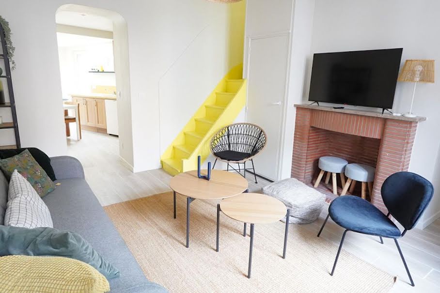 Location meublée appartement 1 pièce 17 m² à Amiens (80000), 430 €