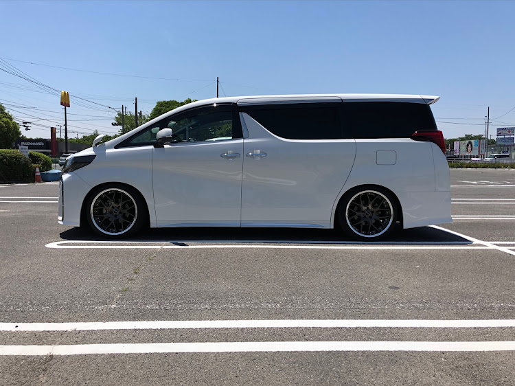 クラウンセダンの三重ベース（デブ活倶楽部部長）さんが投稿したカスタム事例の投稿画像2枚目
