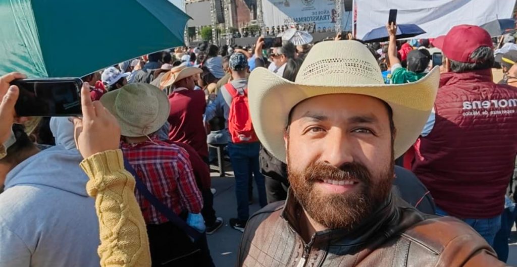 Alcalde de Nopala señalado de desvío de recursos en Hidalgo acudió a la marcha de AMLO; tres días antes fue detenido