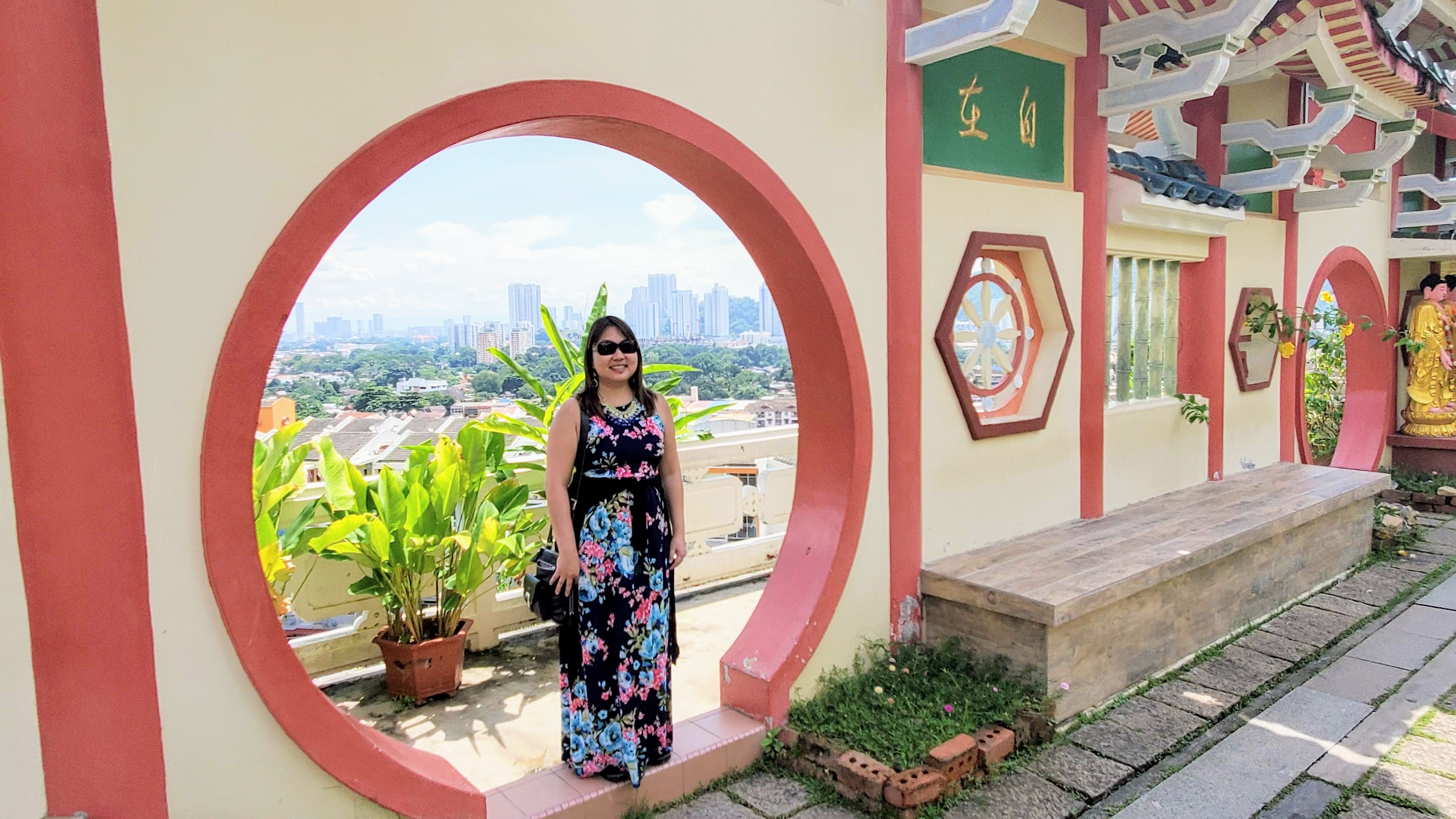 Visiting Kek Lok Si: What makes it unique is that among its millions of Buddhas it shows the blending of cultures that is so representative of Malaysia by including many stylistic representations of Buddha.