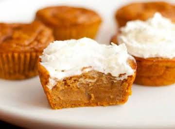 Impossible Pumpkin Pie Cupcakes