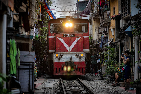 Hanoi: il treno in città di Maximus57