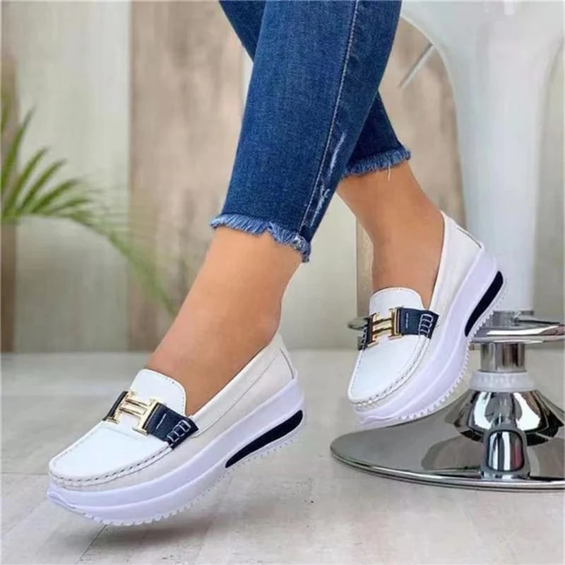 Pure Color Low-top Casual Round Toe Platform Shoes for everyday comfort and style, offering a versatile and fashionable 