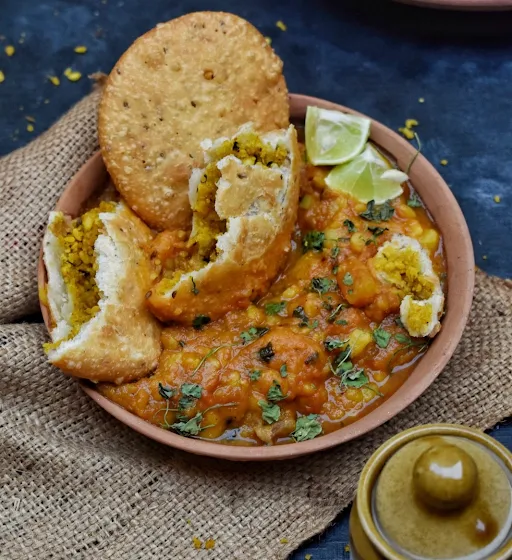 Pyaaz Kachori (2 Pcs) Aloo Sabzi From Mum's Kitchen."