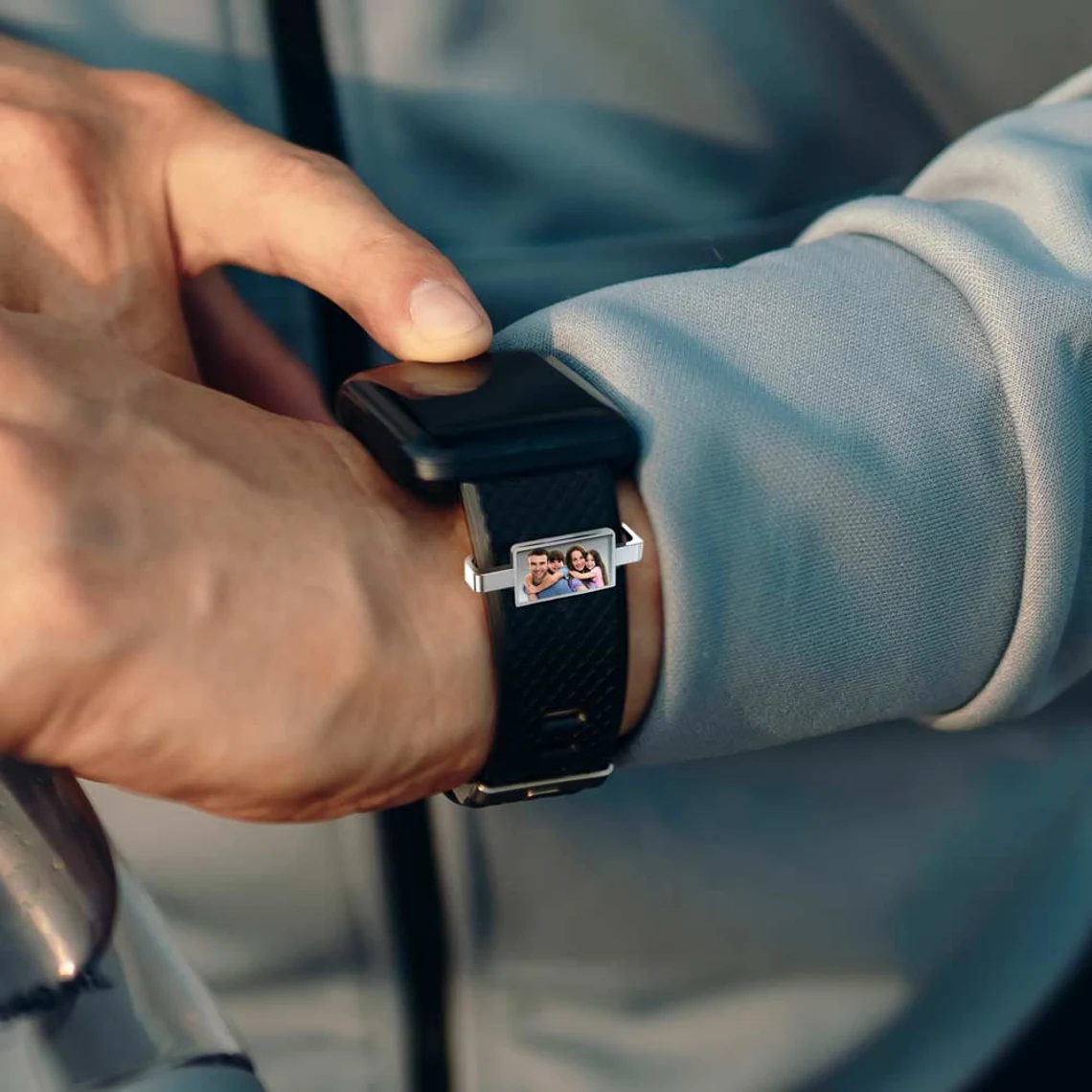 Title 2, Smartwatch met decoratieve accessoiregesp Slimm...