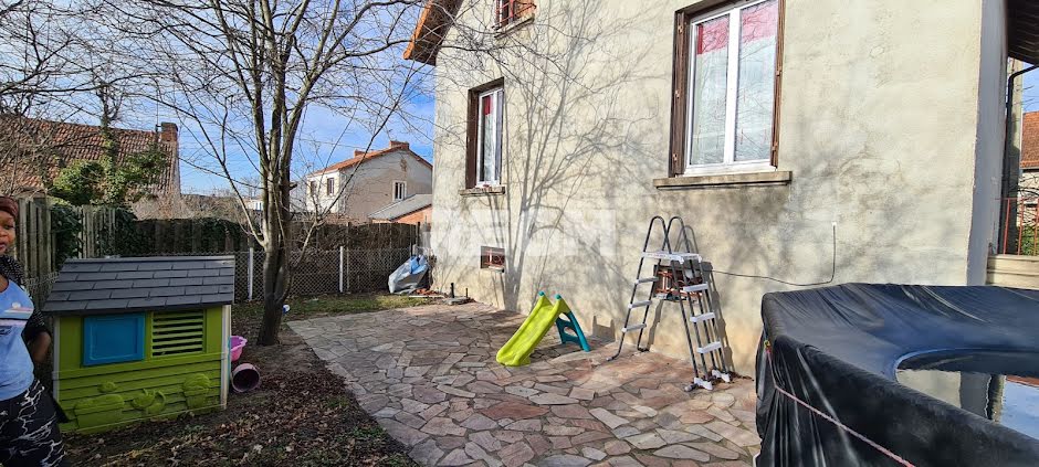 Vente maison 5 pièces 110 m² à Montluçon (03100), 120 000 €