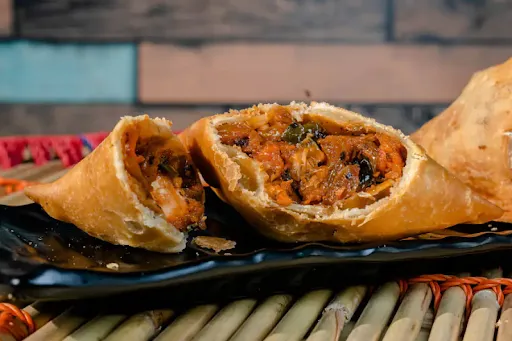 Chilly Chicken Samosa