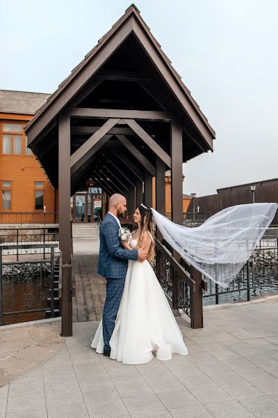 Fotografo di matrimoni Elena Ryakina (lenochkar). Foto del 9 maggio 2023