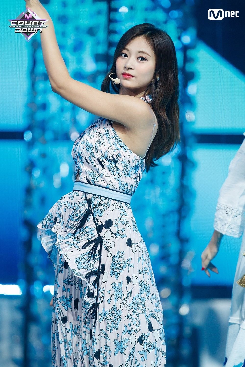 10 Times Twice S Tzuyu Made Us Go Hot Damn With Her Stage Outfits Kissasian