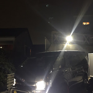 ハイエースバン TRH216K