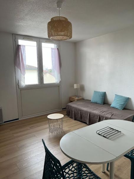 Location meublée appartement 1 pièce 25 m² à Limoges (87000), 385 €